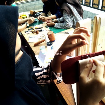 For students - leather wallet making