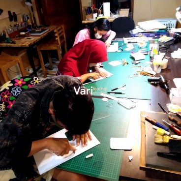 For students - leather pouch making